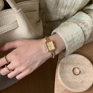 <span class=keywords><strong>Montre</strong></span> de luxe pour <span class=keywords><strong>femme</strong></span> de haute qualité avec <span class=keywords><strong>bracelet</strong></span> à maillons fins, nouveau style, idéale pour un usage quotidien, le meilleur choix pour un cadeau féminin - Product Image 1