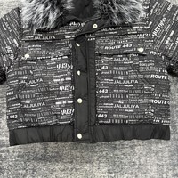 Veste matelassée zippée pour homme de haute qualité, confortable et coupe-vent, idéale pour l'extérieur en hiver, avec col en fourrure amovible et impression DTG.