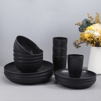 Service de table en plastique écologique noir de 28 pièces avec assiettes, bols, tasses et couverts pour le camping