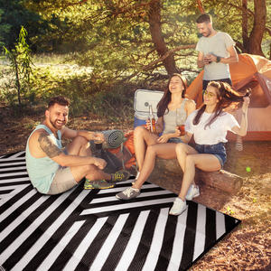 Waterproof Reversible Outdoor Rug 5x8 Plastic Straw Black White - Product Image 6