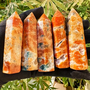 Vente en gros de pierres naturelles énergétiques de guérison : Tour de cristal de quartz pierre de soleil avec pointe d'apatite bleue pour la décoration intérieure - Product Image 6