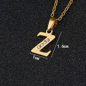 Collana <span class=keywords><strong>con</strong></span> Ciondolo Iniziale Alfabeto <span class=keywords><strong>M</strong></span> in Acciaio Inossidabile Placcato Oro 18K <span class=keywords><strong>con</strong></span> Zirconi Bianchi - Product Image 6