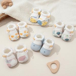 Chaussures en polaire pour bébé de 0 à 1 an et <span class=keywords><strong>9</strong></span> <span class=keywords><strong>mois</strong></span>, épaisses et chaudes, semelle souple, chaussures pour nouveau-nés et tout-petits, pour garçons et filles - Product Image 1