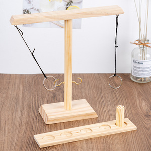 Juego de Lanzamiento de Anillos, un Divertido Juego Transfronterizo con un Gancho de Madera para Lanzar Anillos - Product Image 1