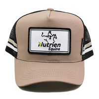 Gorra Trucker Color Caqui con Parche Bordado Personalizado e Impresión Bajo la Visera