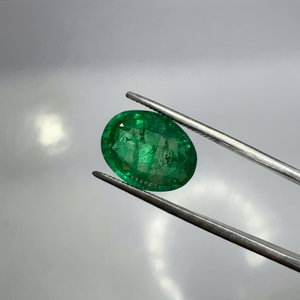 Vente en gros de pierres précieuses naturelles d'émeraude zambienne de 3,38 carats, taille coussin, pierre précieuse verte certifiée pour la fabrication de bijoux fins - Product Image 1
