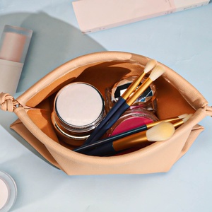 Bolsa de Almacenamiento de Cosméticos de Viaje de Cuero PU Impermeable de Alta Calidad, Bolsa de Maquillaje de Cuero con Logotipo Personalizado Impreso para Productos de Cuidado de la Piel - Product Image 3