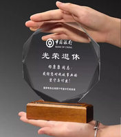 Trofeo de Cristal Grabado Personalizado con Base de Madera, Premio de Cristal Transparente Redondo