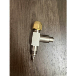 วาล์วควบคุมการจ่ายของ Trane รุ่น VAL09551VAL05881 ป้ายสีมาตรฐาน บัซ ไลท์เยียร์ ของขวัญลิขสิทธิ์แท้จาก IP - Product Image 2