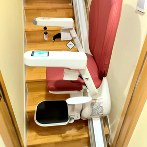 Bon <span class=keywords><strong>prix</strong></span> <span class=keywords><strong>Fauteuil</strong></span> élévateur stable pliable et droit <span class=keywords><strong>pour</strong></span> <span class=keywords><strong>escalier</strong></span> <span class=keywords><strong>Fauteuil</strong></span> <span class=keywords><strong>roulant</strong></span> élévateur à télécommande sans fil personnalisé - Product Image 6