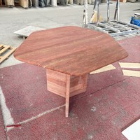 Table basse en travertin rouge naturel de luxe avec base en forme de T pour la décoration moderne du salon