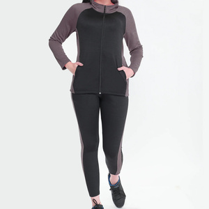 Ensemble assorti pour femme en coton respirant, comprenant un haut léger et un pantalon de jogging, idéal pour les entraînements estivaux et les loisirs actifs - Product Image 6