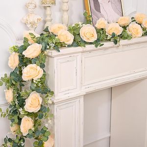 <span class=keywords><strong>Chemin</strong></span> <span class=keywords><strong>de</strong></span> <span class=keywords><strong>table</strong></span> décoratif extérieur <span class=keywords><strong>de</strong></span> 1,80 m en rotin, roses artificielles, baies et feuilles d'eucalyptus pour mariage - Product Image 2