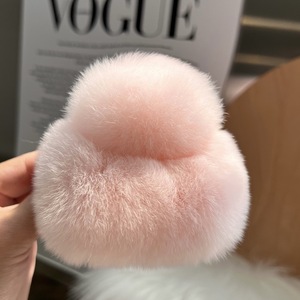 Mode mignon luxe Vintage Style lapin <span class=keywords><strong>fourrure</strong></span> pinces à cheveux tissu délicat en peluche jolie fille accessoire pour femmes en peluche pince à cheveux - Product Image 2
