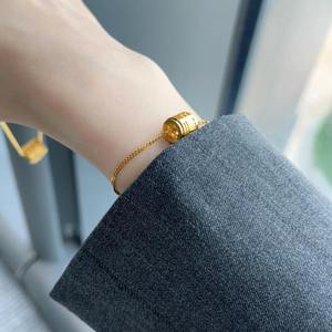 Nuevo Collar con Letras Doradas de Estilo Antiguo 2025 para Mujer, Diseño Minoritario de Lujo Ligero, Combinable con Todo, Regalo Ideal - Product Image 4