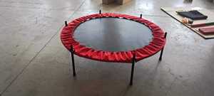 Trampolín de interior de acero portátil a <span class=keywords><strong>precio</strong></span> competitivo <span class=keywords><strong>para</strong></span> niños, <span class=keywords><strong>ejercicio</strong></span> físico de salto con Red <span class=keywords><strong>para</strong></span> niños y niñas - Product Image 4