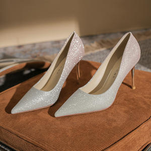 รองเท้าส้นสูงสีทองวิบวับสำหรับผู้หญิง ปลายแหลม เหมาะสำหรับงานแต่งงาน สีไล่ระดับ ดีไซน์เซ็กซี่ กันลื่น ใส่สบายในฤดูหนาว - Product Image 5