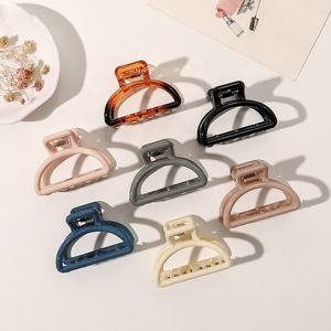 مزاجه أنيقة البوق القبض على فتاة رخيصة أزياء صغيرة من البلاستيك مشبك شعر - Product Image 2