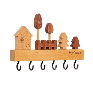 Porte-clés mural en bois My Castle avec crochets, design décoratif en forme d'arbre pour l'entrée et le rangement - Product Image 1