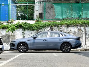 Hyundais Sonata Sedan Nouveau véhicule 4 portes 5 places avec 1.5T essence essence et 2.0T <span class=keywords><strong>N</strong></span> Line faible consommation de carburant <span class=keywords><strong>Auto</strong></span> - Product Image 4