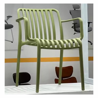 Chaises de salle à manger modernes empilables, légères, imperméables et écologiques en polypropylène pour l'extérieur, avec accoudoirs, pour hôtels et mobilier domestique - Modèle 2026