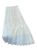 Jupe longue en tulle multicouche brodée de fleurs blanches, best-seller été 2026, romantique et élégante, amincissante