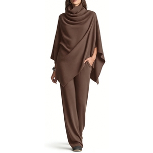 Conjunto de 2 Piezas para Mujer: Capa con Cuello Alto y Pantalones Acampanados - Conjuntos Asimétricos Drapeados de Moda para Mujer - Product Image 1