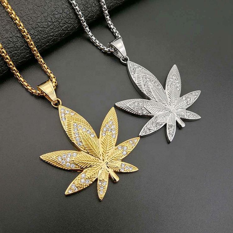 Gold Triple Leaf & Silver Chain ゴールド・葉っぱ・ネックレス ゴールド リーフ ネックレス – GILA JEWELZ