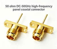 2.4-KFD13 Prise coaxiale RF plaquée or 50 ohms pour installation sur panneau, à double trou, avec bride elliptique et isolateur PEEK, DC~50GHz