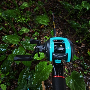 Carrete de Pesca NARON 7.2:1 de Alta Relación para Lanzamiento de Señuelos - Lanzamiento Preciso Especializado en Perca - Ideal para Arroyos y Lagos - Product Image 5