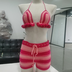 فستان شاطئ جديد مصنوع يدويًا من الكروشيه، 100% قطن صديق للبيئة، بتصميم رقبة على شكل V، مناسب للحفلات الشاطئية، مع شعار أمامي وتصميم أنيق للخصر - Product Image 3