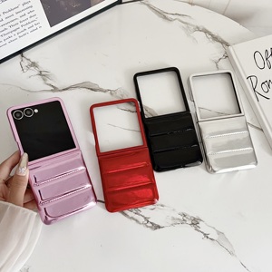 <span class=keywords><strong>Coque</strong></span> de téléphone en cuir PU matelassée <span class=keywords><strong>compatible</strong></span> avec Samsung Z <span class=keywords><strong>Flip</strong></span> 7 6 5 <span class=keywords><strong>4</strong></span> <span class=keywords><strong>3</strong></span> pour femmes - Product Image 6