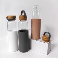 Botol kopi jus kaca yang dapat digunakan kembali wadah 550ml tutup bambu botol air kaca dengan Logo khusus