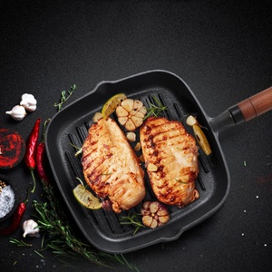 Factory Wholesale Household Kitchen Square Mini Cast Iron Non-stick BBQ Griddle - Wood Handle Frying <strong>Pan</strong> - Product Image 6
