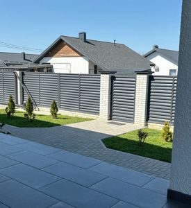 Panneau de clôture de jardin en acier métallique, écrans de sécurité et d'intimité, <span class=keywords><strong>portail</strong></span> à lattes, clôture décorative en aluminium à lattes - Product Image 1