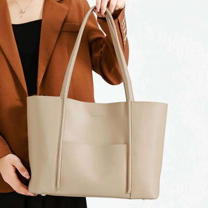 Sac à main léger en cuir véritable 100% pour femmes, sac à bandoulière élégant avec plusieurs compartiments, parfait pour le shopping - Product Image 1