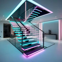 Modernes Design Umweltfreundliches Innen-Zickzack-Geländer aus Massivholz mit Edelstahl und Glas, Maßgefertigte Größe für Villen