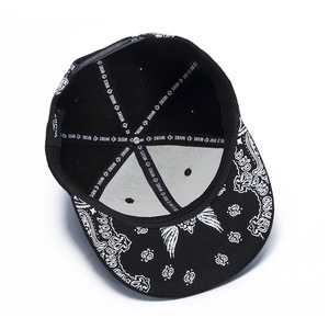 Gorra Snapback de 6 Paneles Personalizable, Cómoda y a la Moda, de Jersey Tropical de Alto Rendimiento - Product Image 4