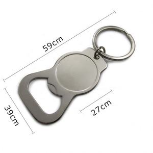 Porte-clés ouvre-bouteille personnalisé en alliage de zinc avec impression UV, logo de marque, pour canettes de bière ou de soda - Product Image 1