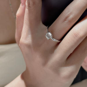 Anillo de Plata de Ley S925 con Circonita, Diseño Elegante y Original, Anillo Abierto con Incrustaciones de Moda, Chapado en Oro de 18K - Product Image 3