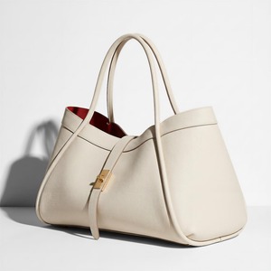 Sac de soirée en cuir de créateur pour femme de qualité supérieure avec chaîne, idéal pour les mariages, les fêtes et les événements spéciaux, disponible à un prix abordable - Product Image 2