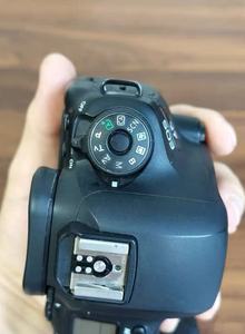 กล้อง Canon EOS 6D Mark II 6D2 มือสอง ของแท้ ฟูลเฟรม DSLR บอดี้กล้องอย่างเดียว ความละเอียด 26.2MP หน้าจอสัมผัสแบบพลิกได้ รองรับ WiFi - Product Image 4