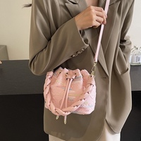 Sac fourre-tout isotherme de voyage pour femme, sac à bandoulière de créateur pour le quotidien, idéal pour les cadeaux et le rangement