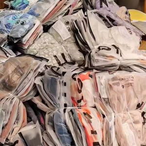 Liquidación 2025: Lotes Mixtos de Vestidos y Ropa Usada para Mujer, Marcas Surtidas, Ropa al por Mayor, Stock de Prendas Femeninas - Product Image 1