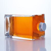 Bottiglia in Vetro Quadrata Extra Trasparente da 700ml/750ml con Chiusura a Vite per Liquori