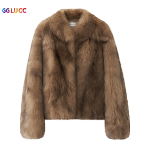 Vente en gros Nouvelle mode Hiver Manteau en fourrure épaisse et chaude pour femmes Manteau en fourrure de renard véritable court - Product Image 5