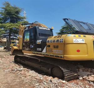 รถขุดตีนตะขาบไฮดรอลิกขนาดกลาง Cat 320D ปี 2014 มือสอง น้ำหนัก 20 ตัน พร้อมชุดเกียร์หลัก สภาพใช้งานได้ - Product Image 3