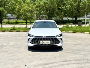 BYD Qin Plus DM-i 1.5 55KM Híbrido Enchufable Sedán Compacto CVT 2025 Usado con Conducción Inteligente, Versión Superior, LHD, Listo para Enviar - Product Image 3