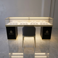 Vitrine de présentation de bijoux en verre avec éclairage LED personnalisé, design moderne, écologique, robuste, facile à nettoyer, pour l'aménagement intérieur de magasin