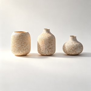 Set <span class=keywords><strong>Moderno</strong></span> di Tre Vasi in Porcellana con Motivo a Quadri, Look Sofisticato Vintage, Elegante Set di Vasi da Tavolo Ecologici - Product Image 1